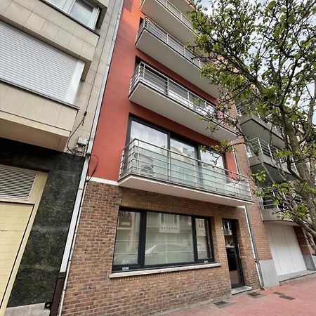 Lovely 2 Bedroom Appartment Near Knokke-Strand Beach Bar Exterior photo